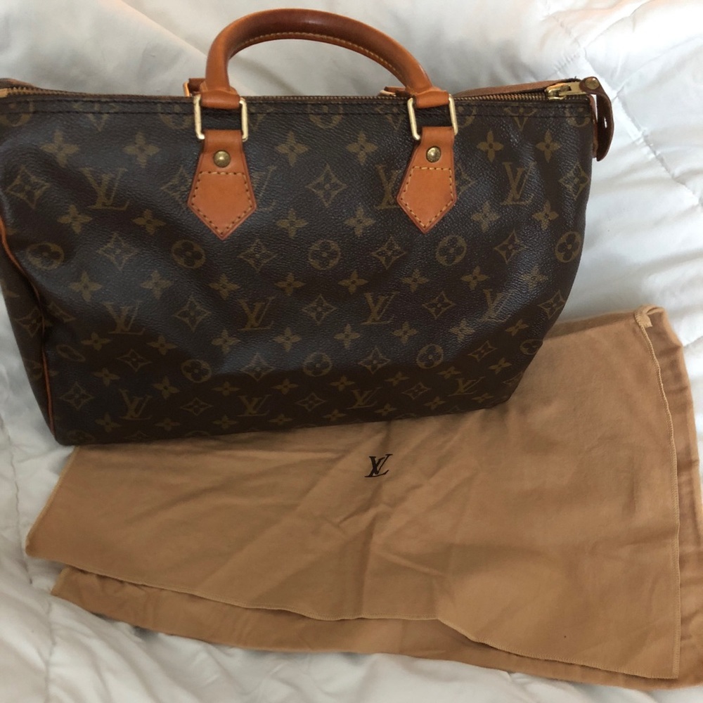 🔴S O L D 🔴 Louis Vuitton Speedy 35